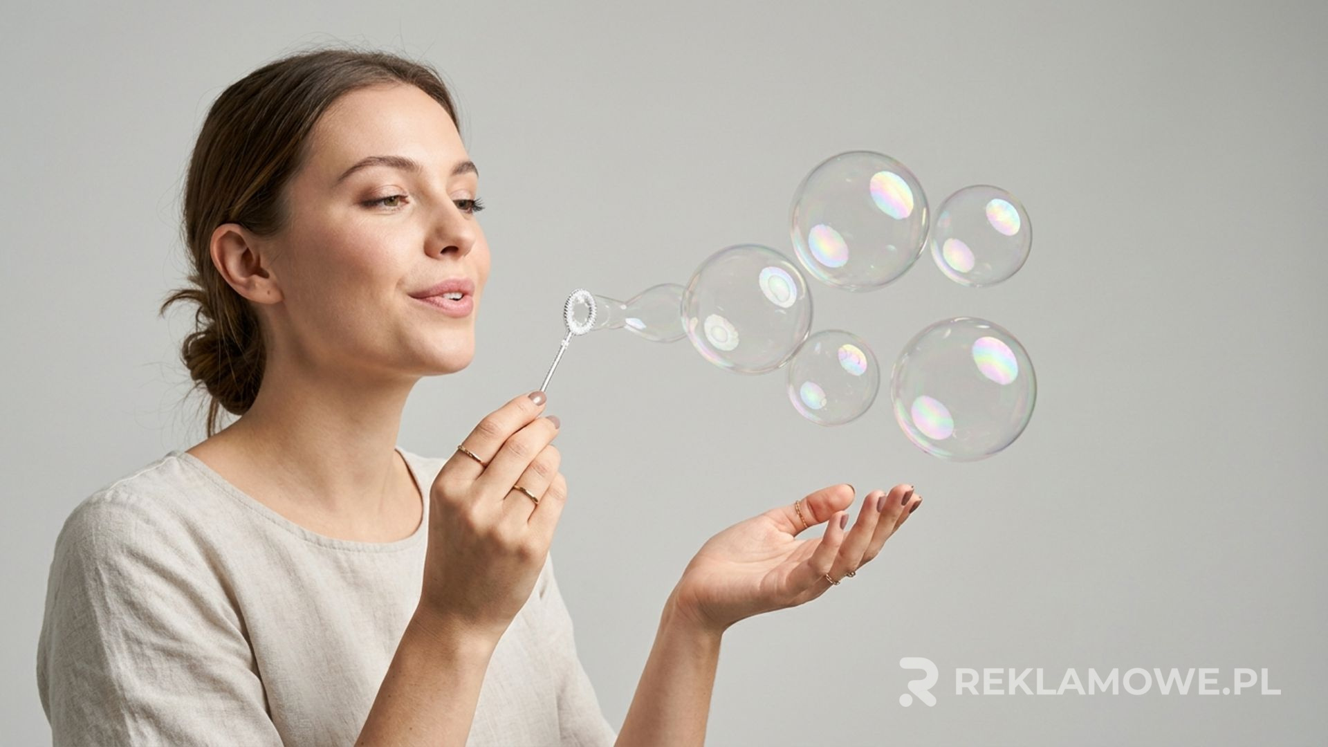 Bańka reklamowa używana do promocji marki w plenerze