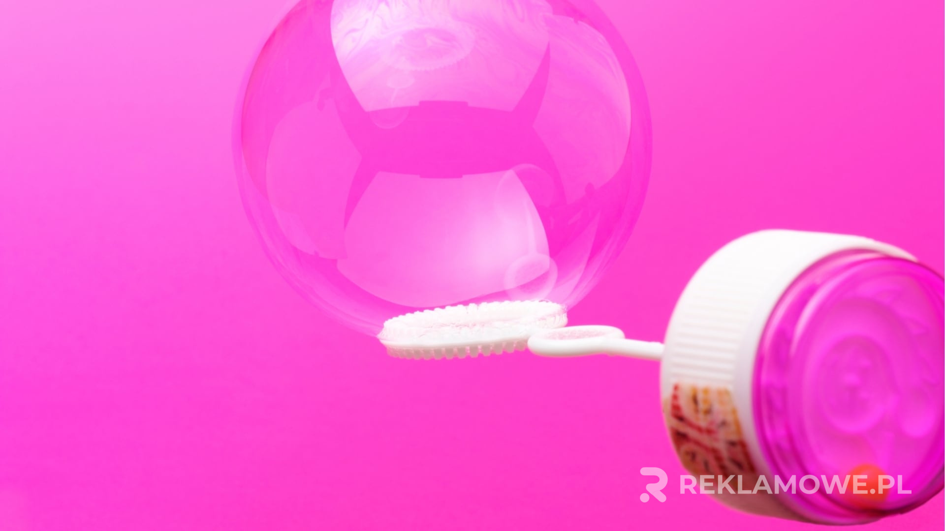 Bańki reklamowe i tradycyjne metody promocji